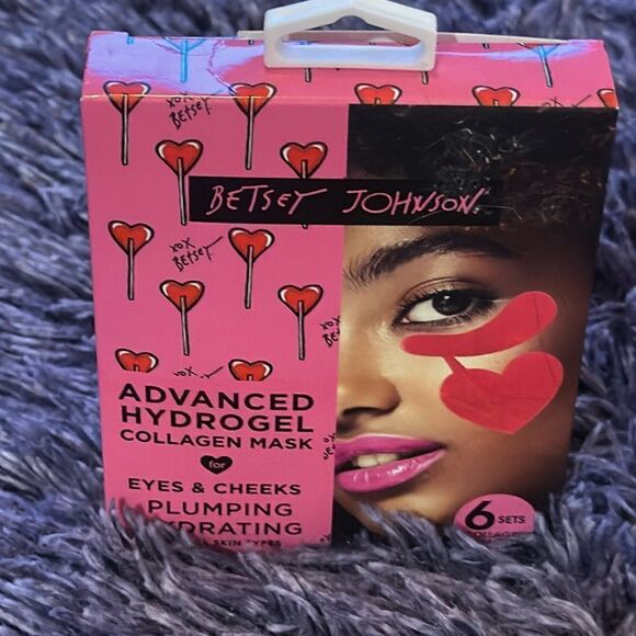 Betsey Johnson Other - BETSEY JOHNSON  Eye  hydrogel patches